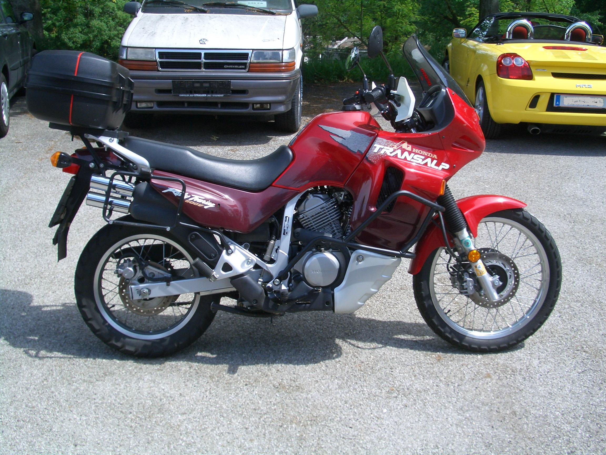 Honda   XL600V - � 2550